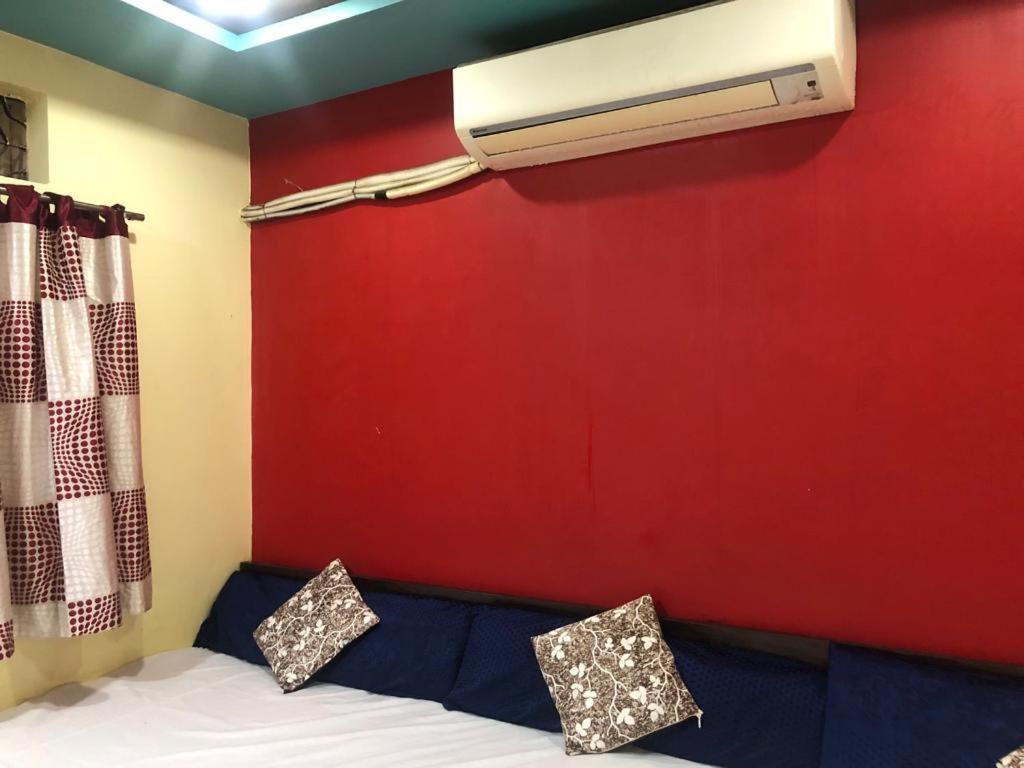 New Yanti Guest House Уджайн Екстериор снимка