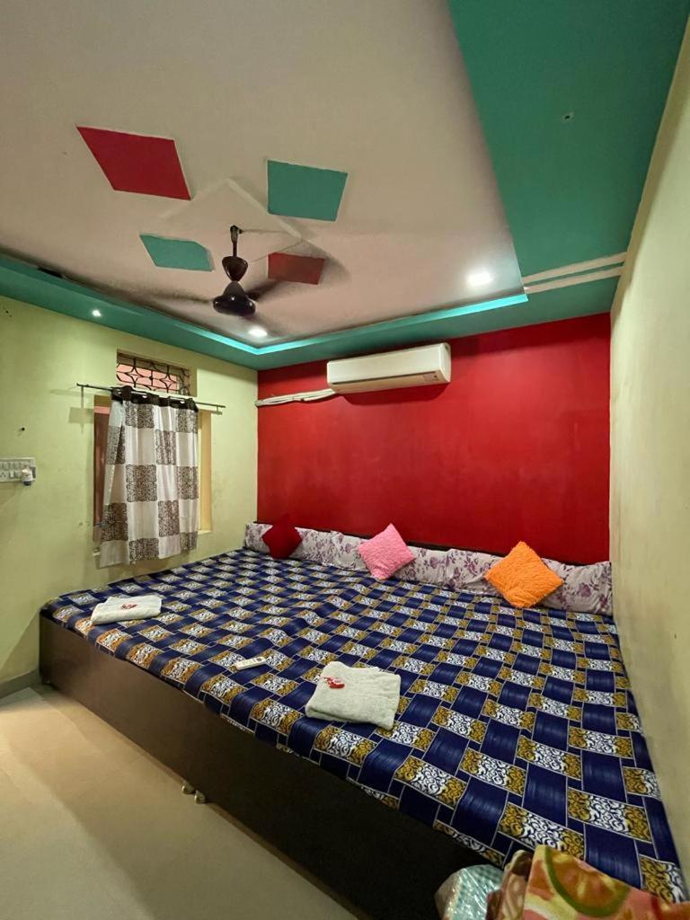 New Yanti Guest House Уджайн Екстериор снимка