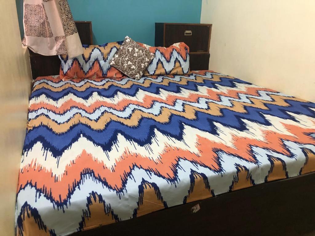 New Yanti Guest House Уджайн Екстериор снимка
